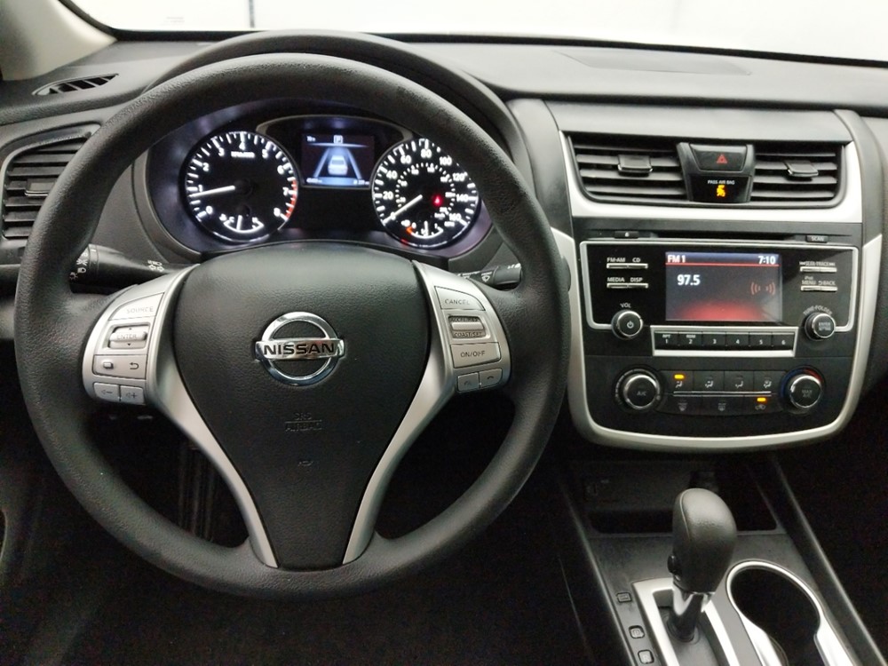 2017 Nissan Altima - Driver Dash