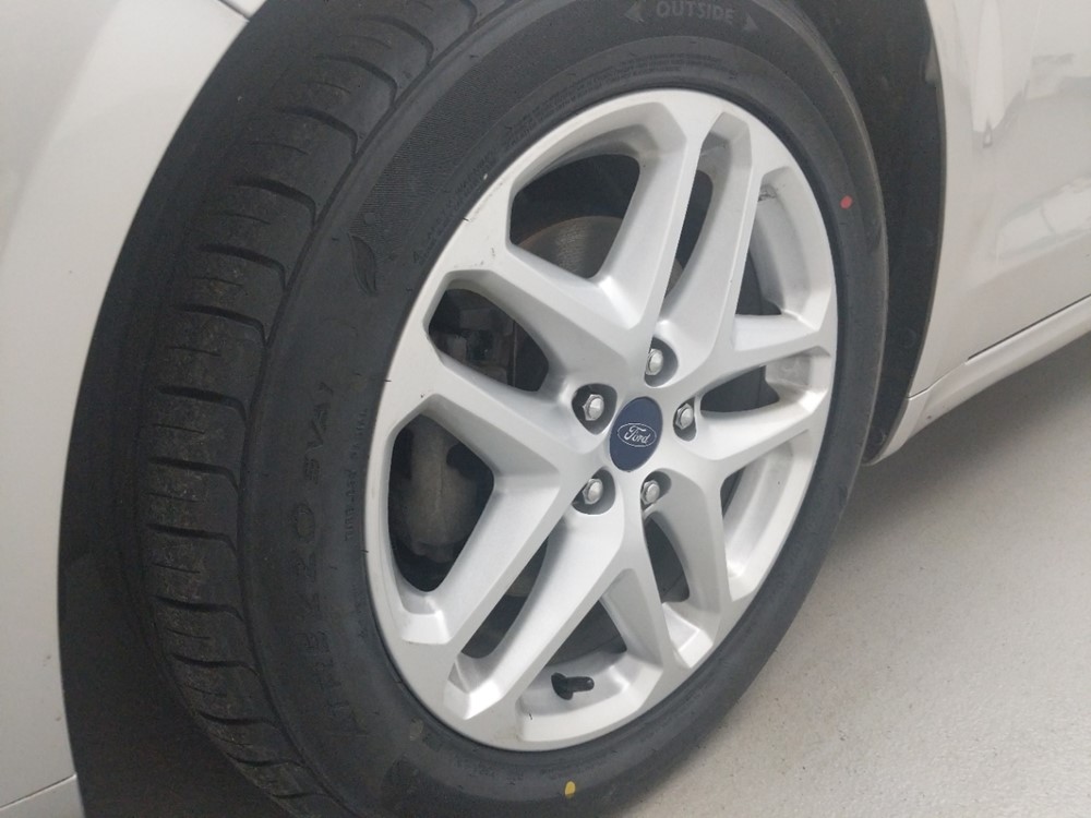 2016 Ford Fusion - Wheel