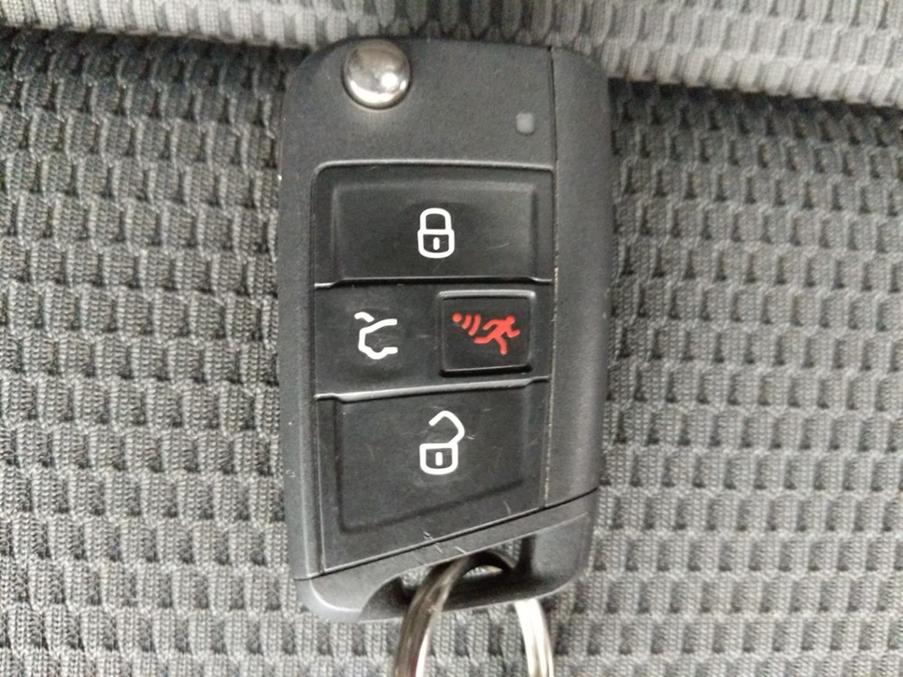 2017 Volkswagen Golf - Keys