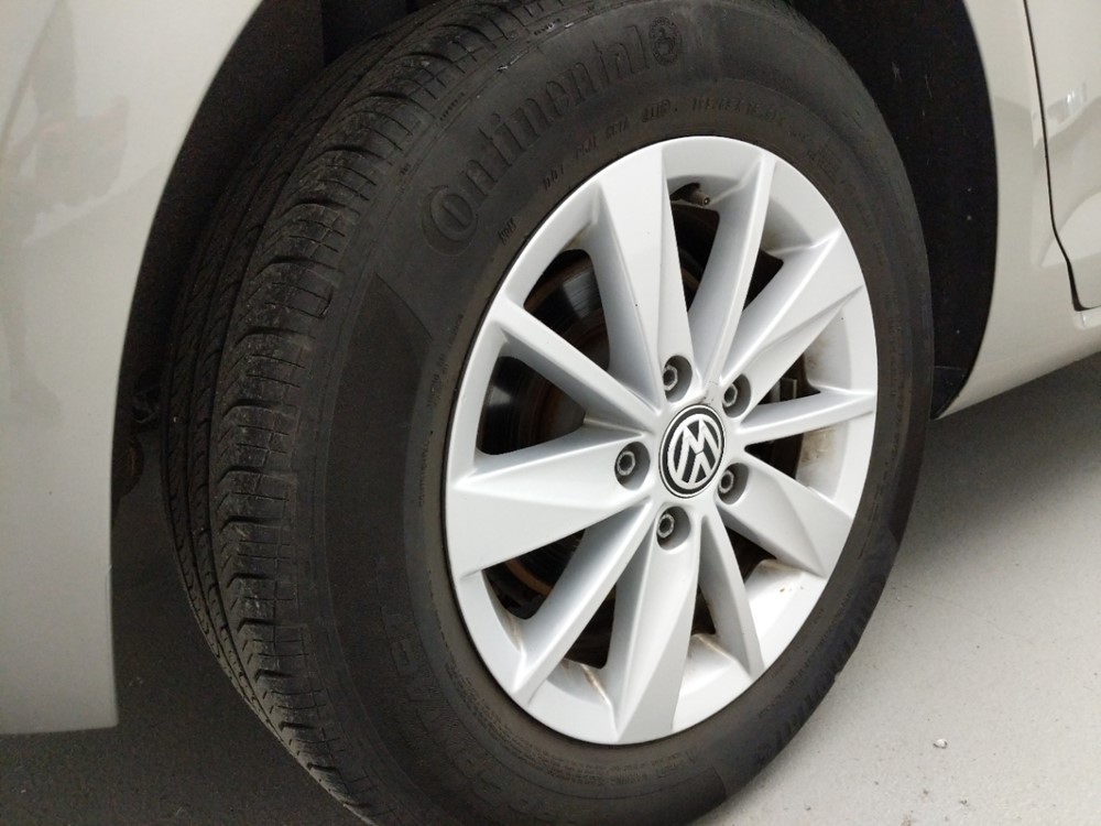 2017 Volkswagen Golf - Wheel
