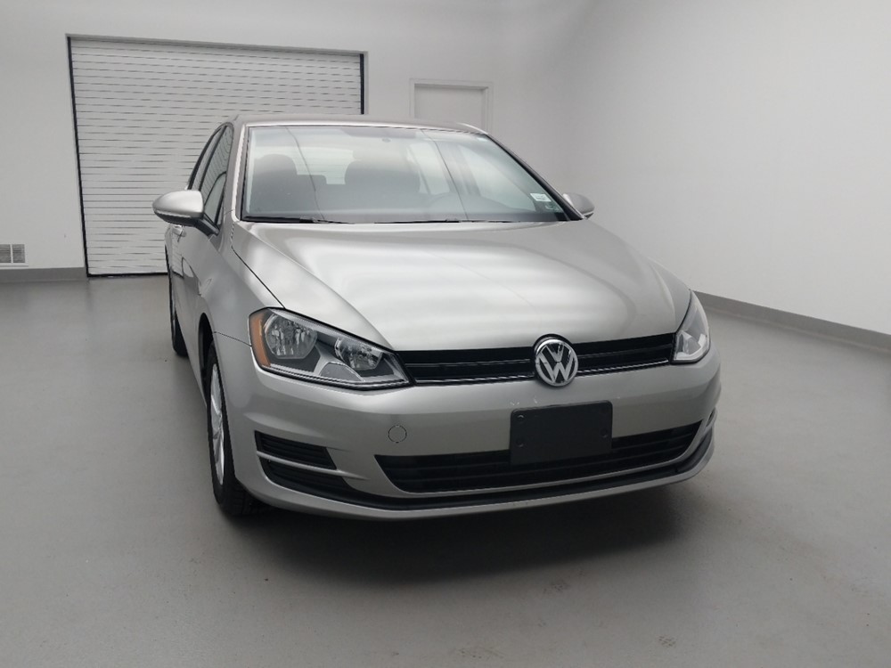 2017 Volkswagen Golf - Passenger Front Hood