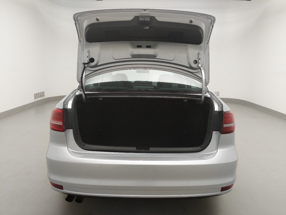 2016 Volkswagen Jetta - Trunk