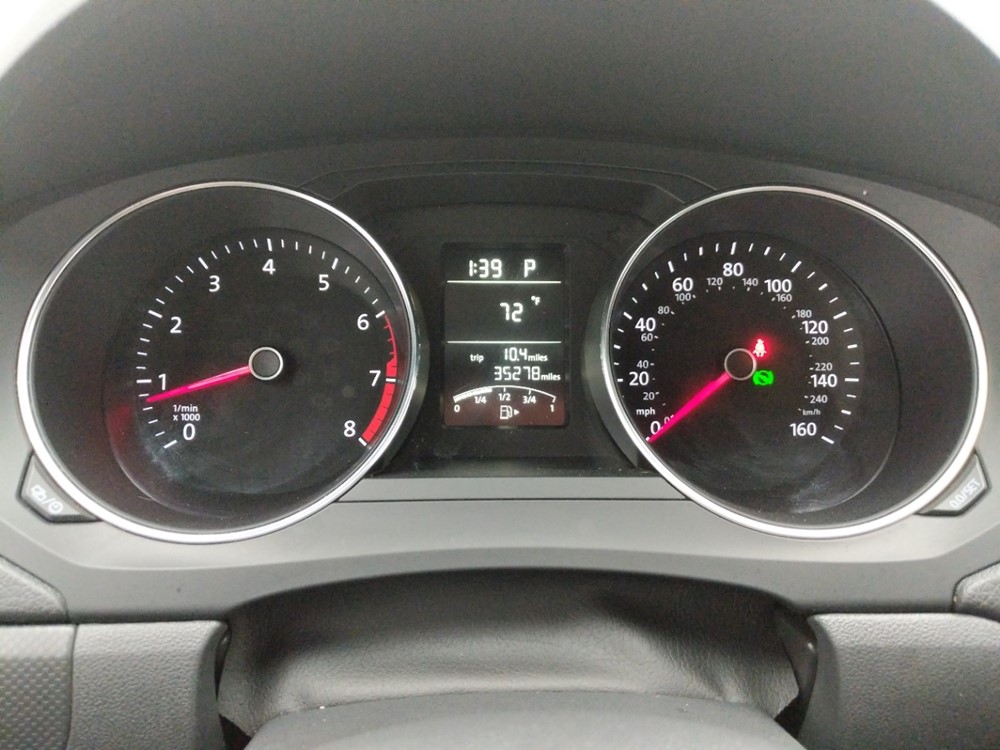 2016 Volkswagen Jetta - Odometer Close Up