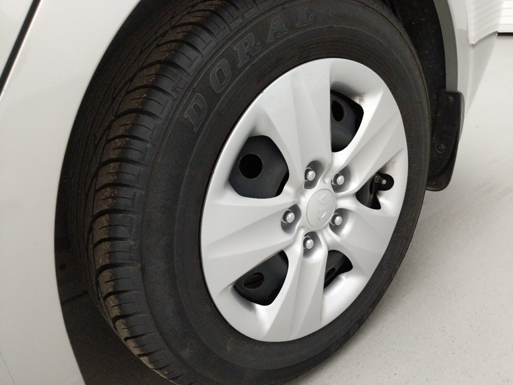 2016 Kia Forte - Wheel