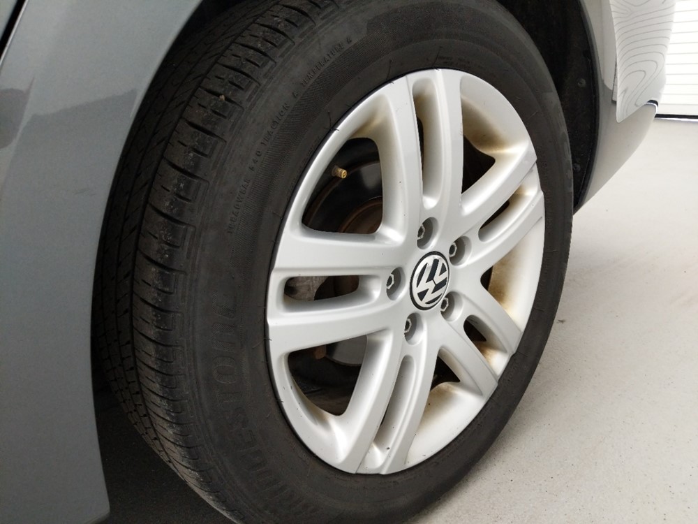 2017 Volkswagen Jetta - Wheel