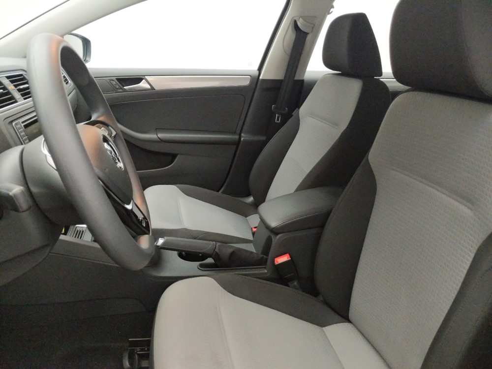 2017 Volkswagen Jetta - Driver Front Seat