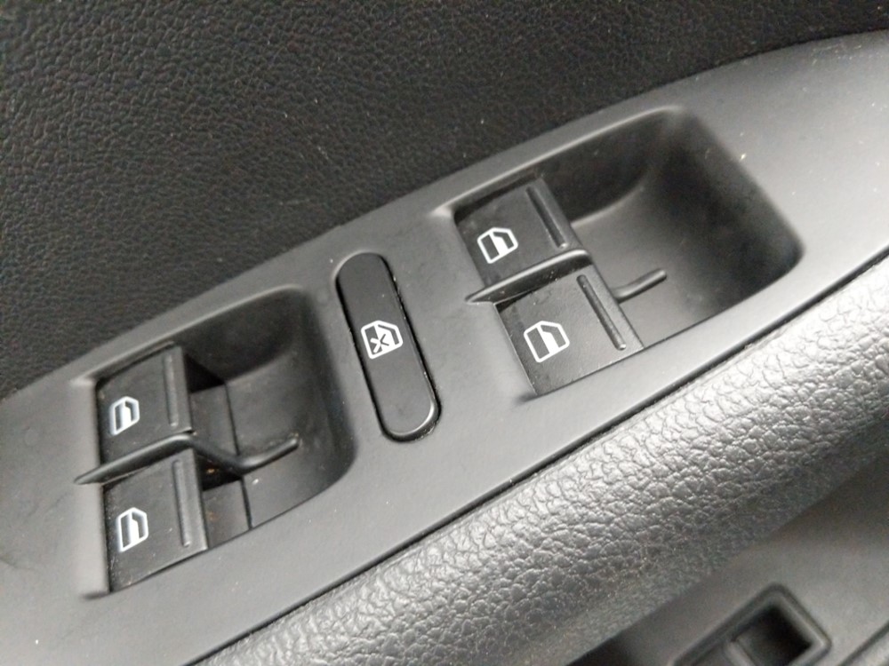 2017 Volkswagen Jetta - Driver Power Windows/Lock Control