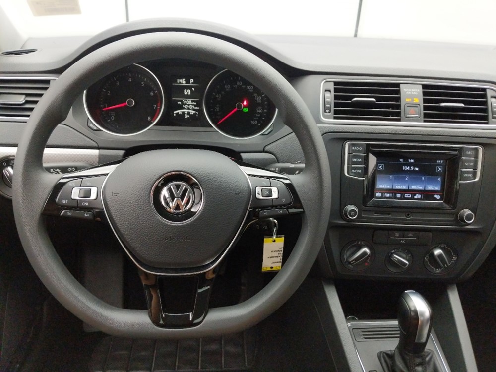 2017 Volkswagen Jetta - Driver Dash
