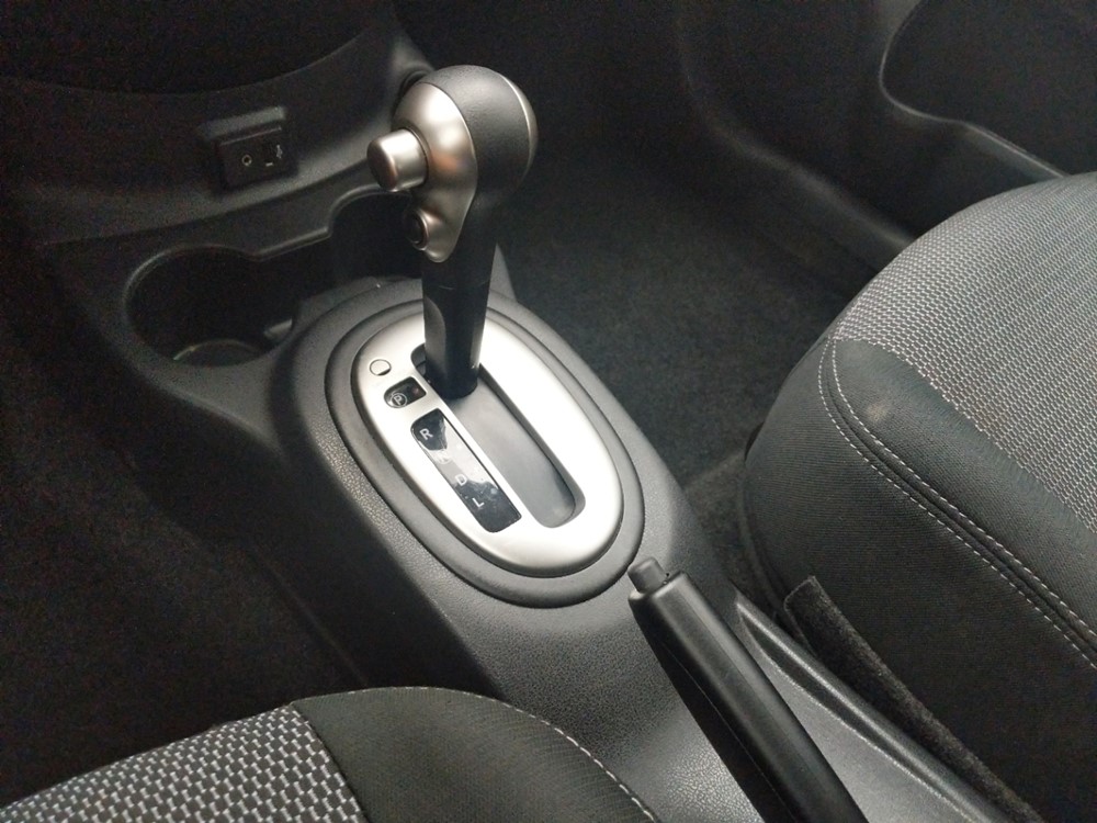 2017 Nissan Versa - Center Console/Cup Holders
