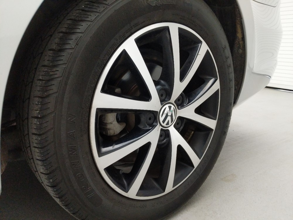 2016 Volkswagen Jetta - Wheel