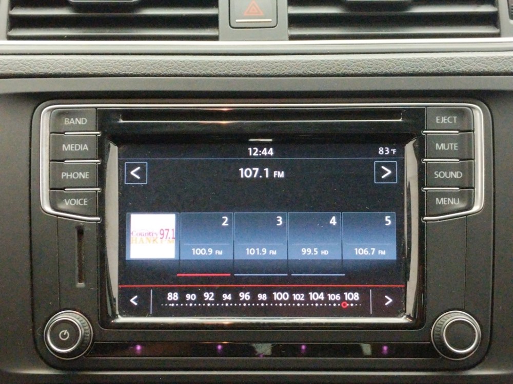 2016 Volkswagen Jetta - Stereo Package