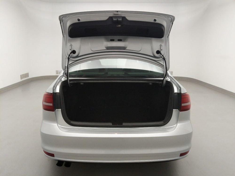 2016 Volkswagen Jetta - Trunk