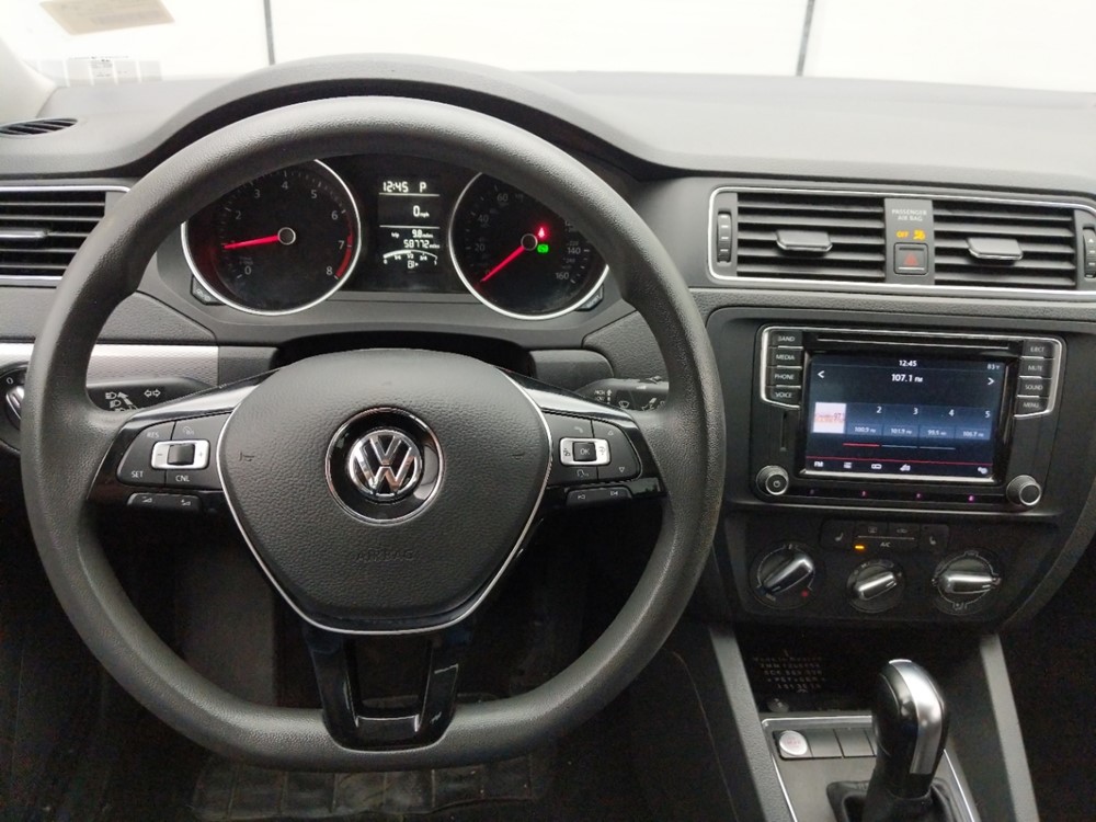 2016 Volkswagen Jetta - Driver Dash