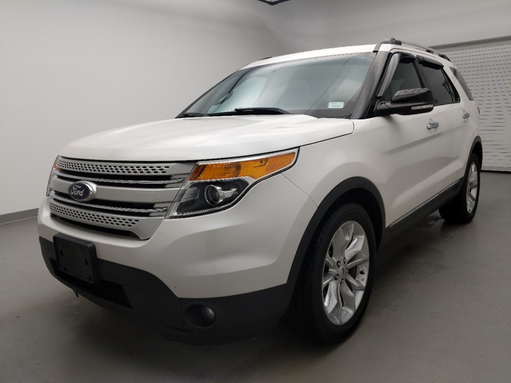 Used 2014 Ford Explorer Driver Front Bumper