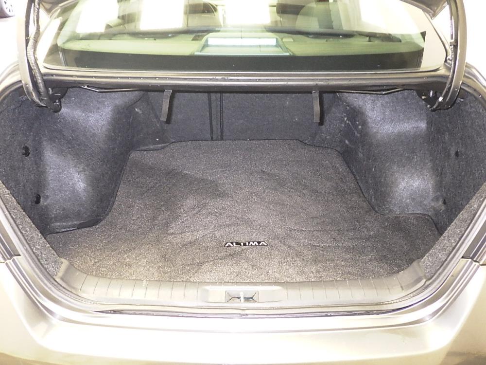 2015 Nissan Altima - Trunk