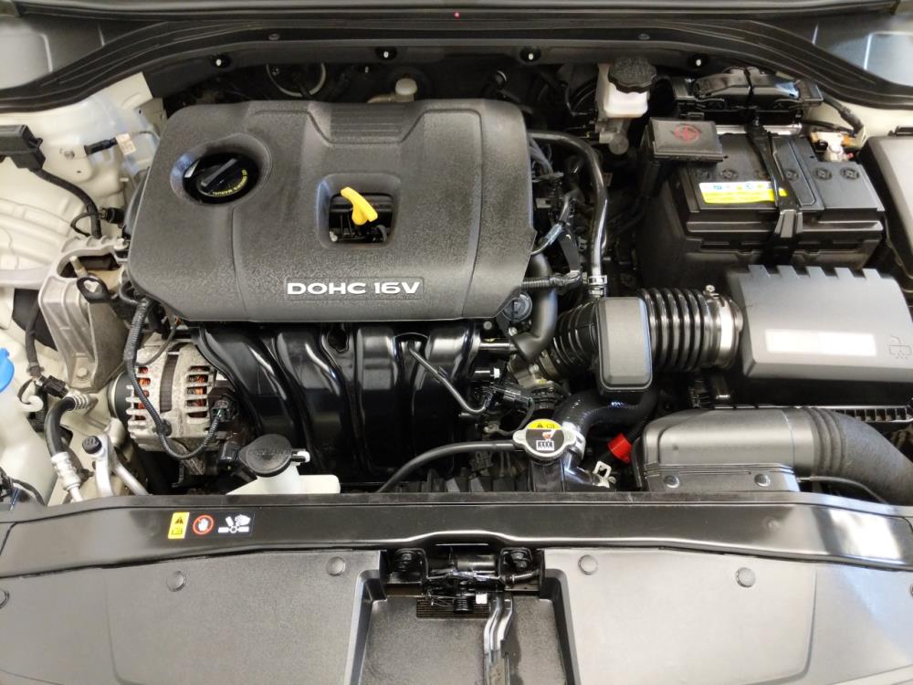 2017 Hyundai Elantra - Engine