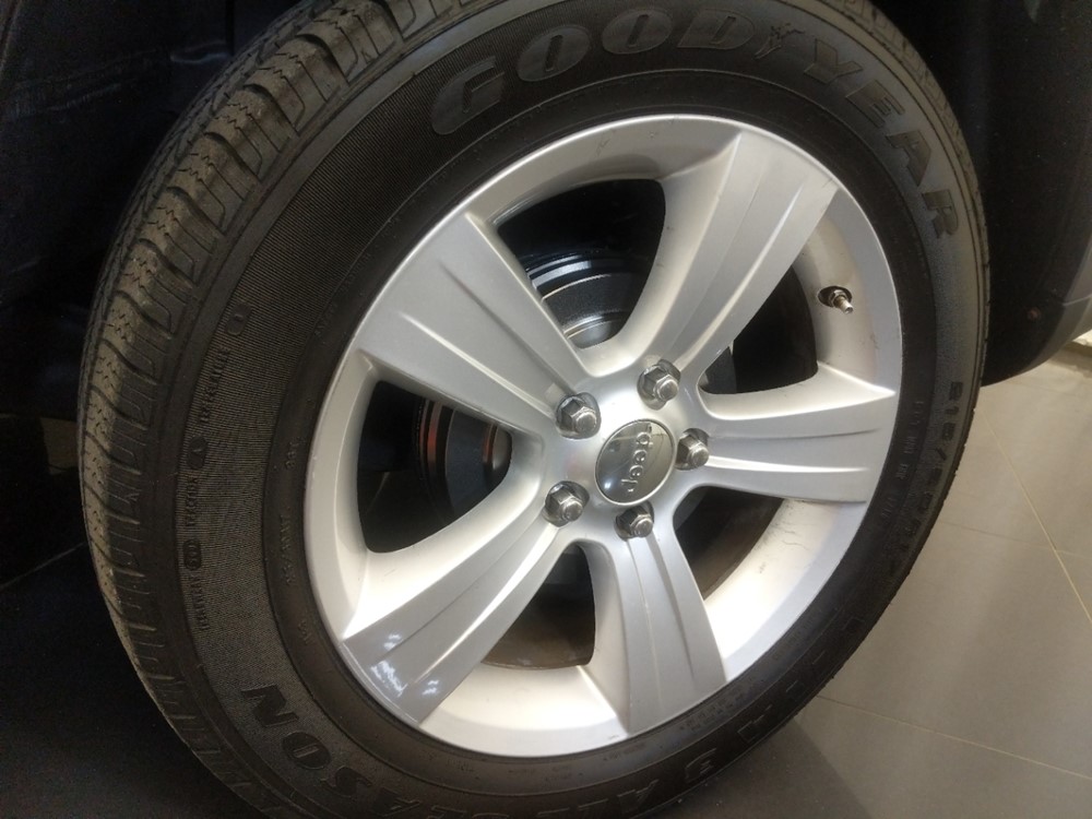 2012 Jeep Compass - Wheel