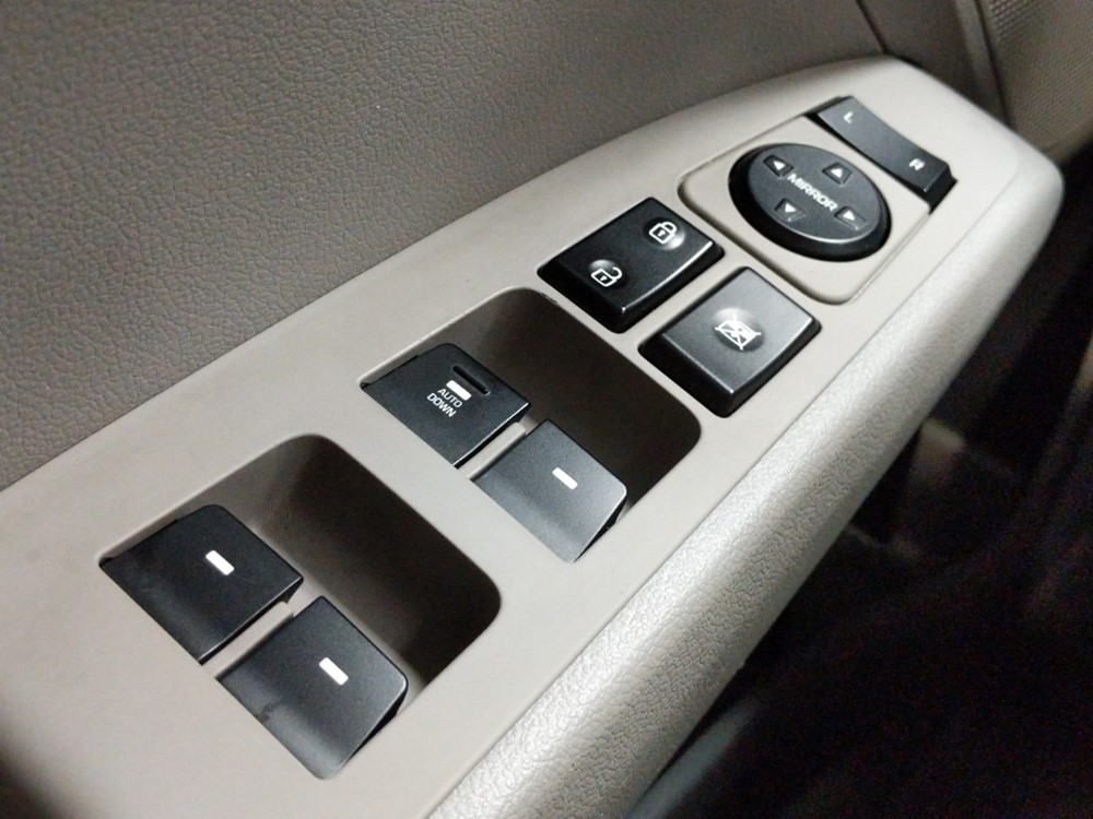 2017 Hyundai Elantra - Driver Power Windows/Lock Control