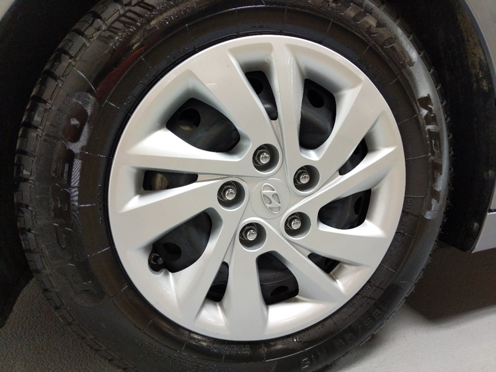 2017 Hyundai Elantra - Wheel