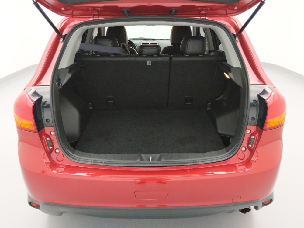 2016 Mitsubishi Outlander - Trunk
