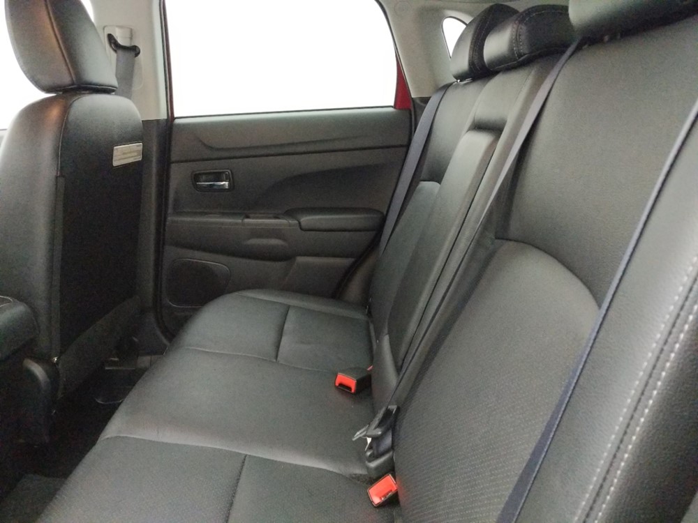 2016 Mitsubishi Outlander - Driver Rear Seat
