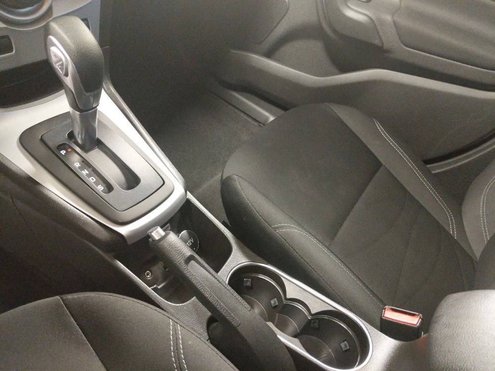 2017 Ford Fiesta - Center Console/Cup Holders