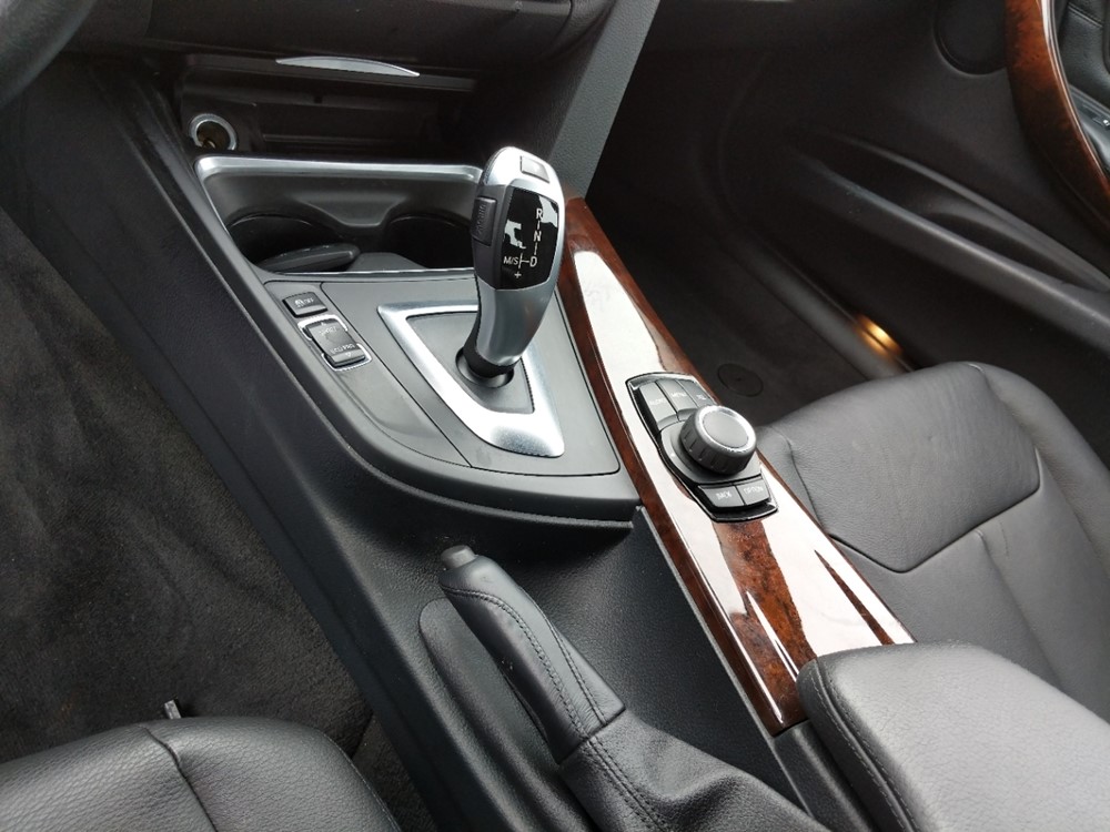 2015 BMW 328i - Center Console/Cup Holders