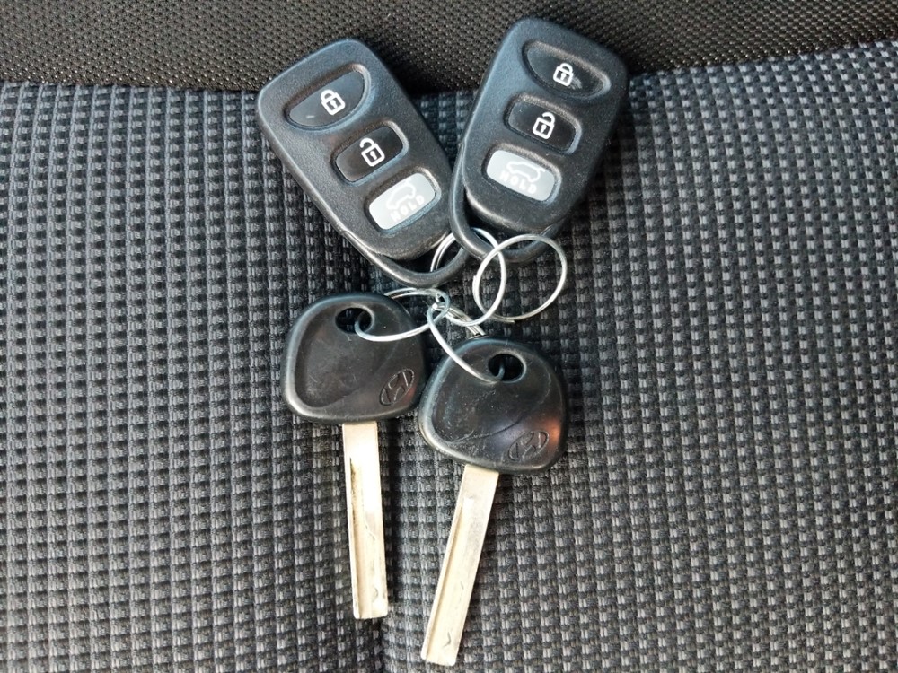 2017 Hyundai Elantra - Keys