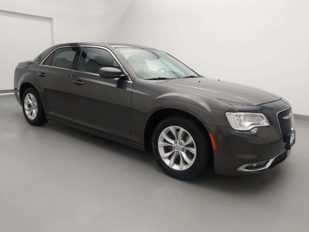 2016 Chrysler 300 - Passenger Front Side