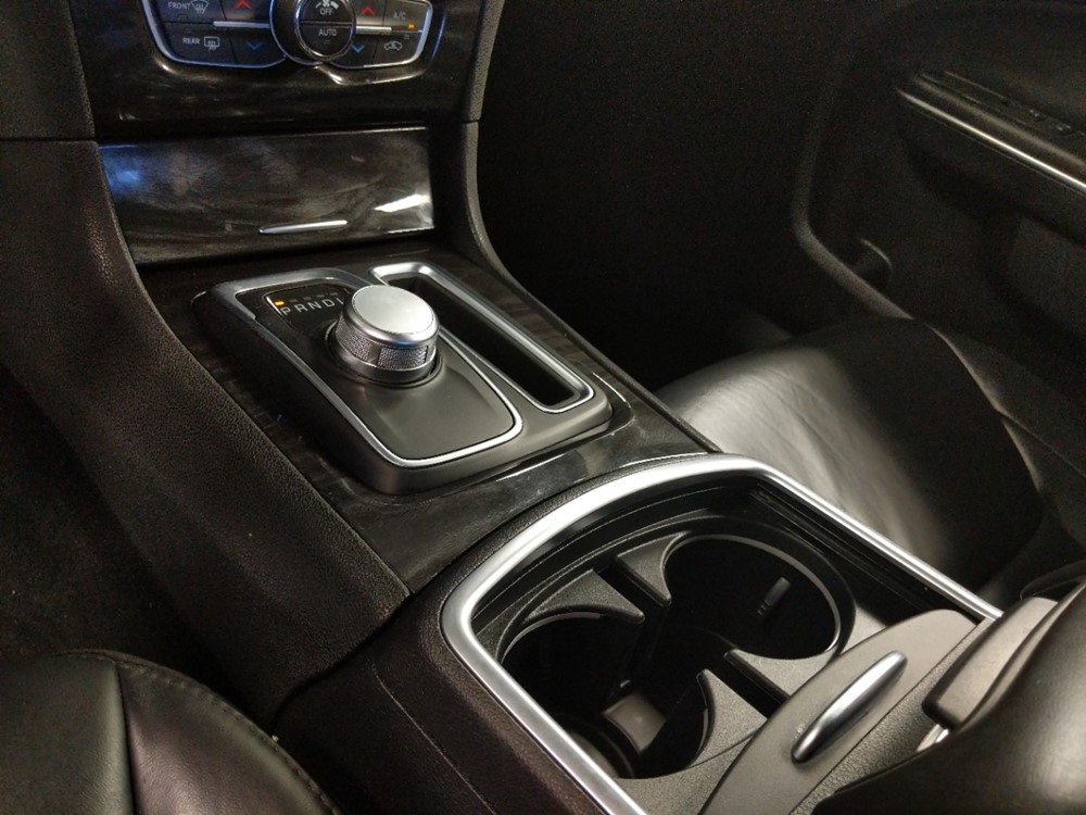 2016 Chrysler 300 - Center Console/Cup Holders