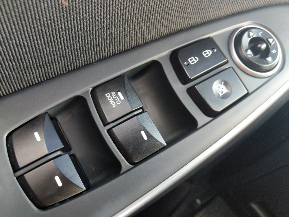 2017 Hyundai Elantra - Driver Power Windows/Lock Control