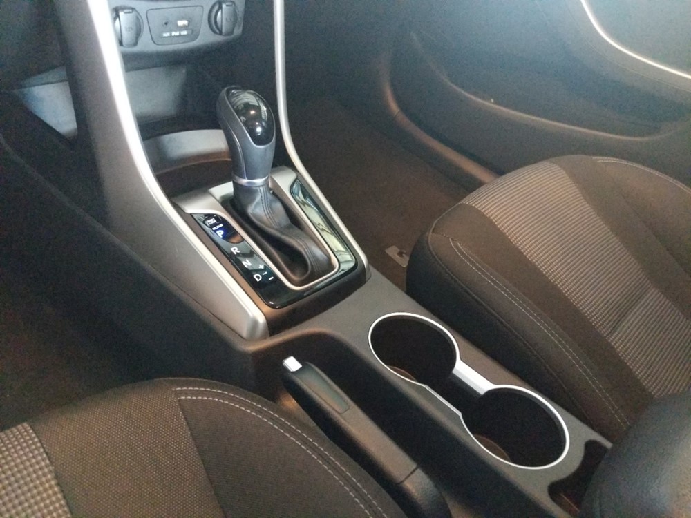 2017 Hyundai Elantra - Center Console/Cup Holders