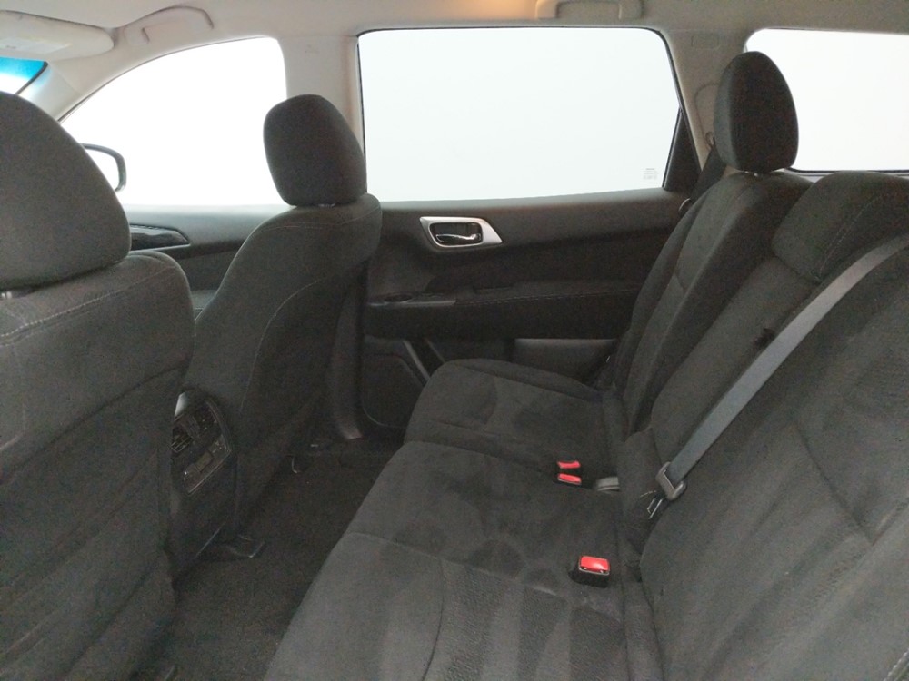 2015 Nissan Pathfinder - Driver Rear Seat