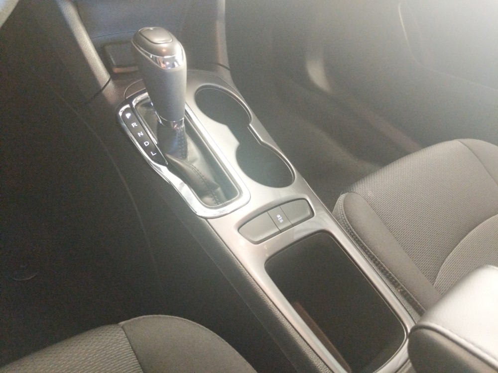2018 Chevrolet Cruze - Center Console/Cup Holders