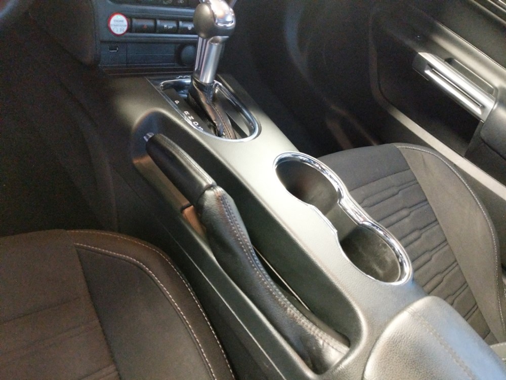 2017 Ford Mustang - Center Console/Cup Holders