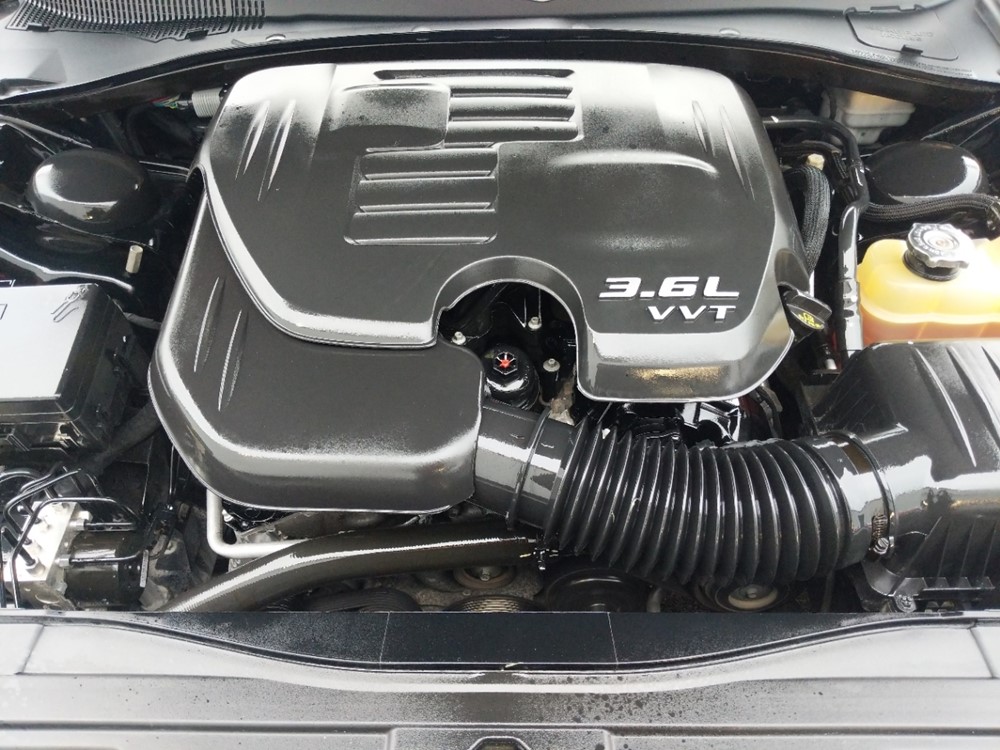 2014 Chrysler 300 - Engine