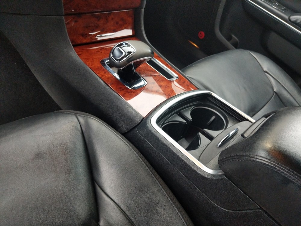 2014 Chrysler 300 - Center Console/Cup Holders