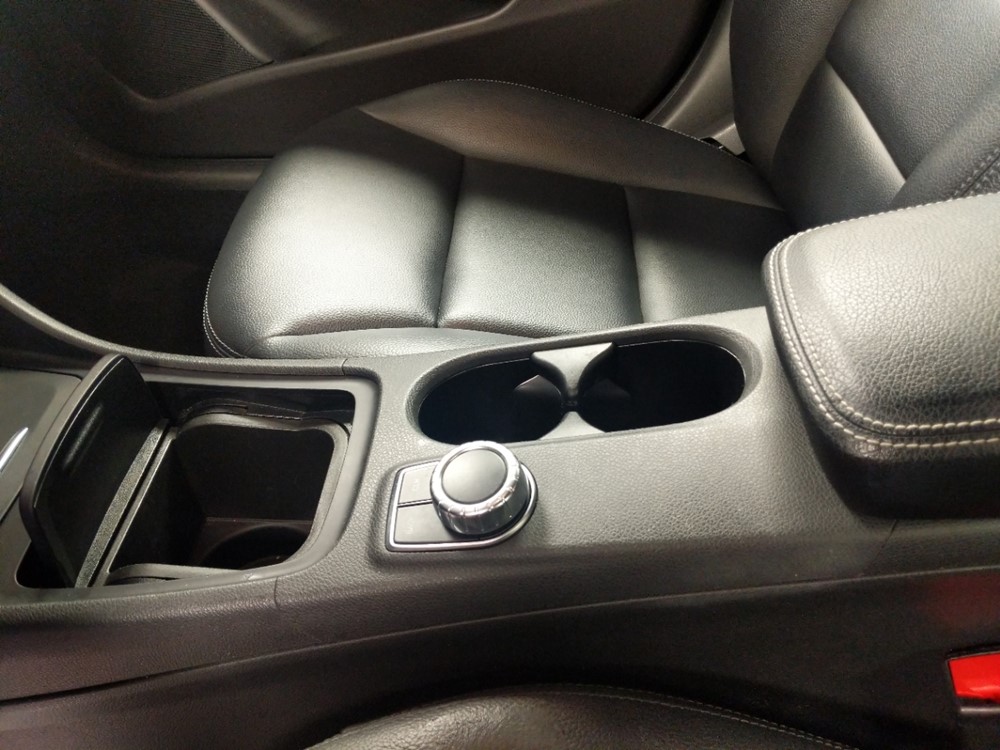 2015 Mercedes-Benz GLA250 - Center Console/Cup Holders