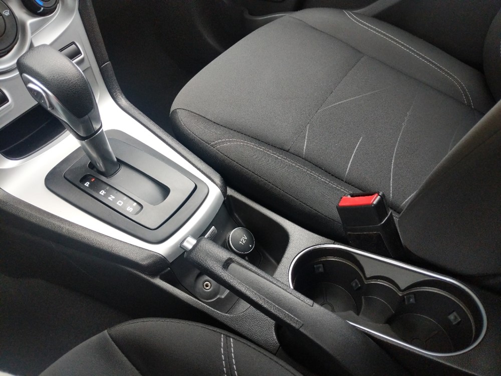2017 Ford Fiesta - Center Console/Cup Holders