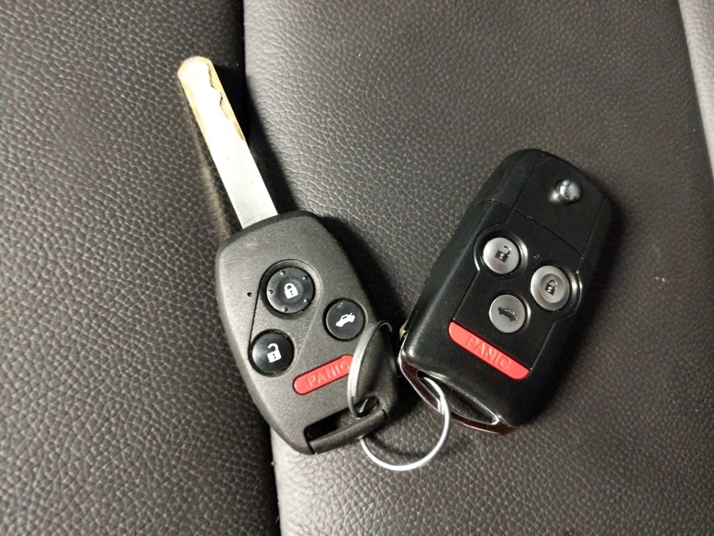 2012 Acura TL - Keys