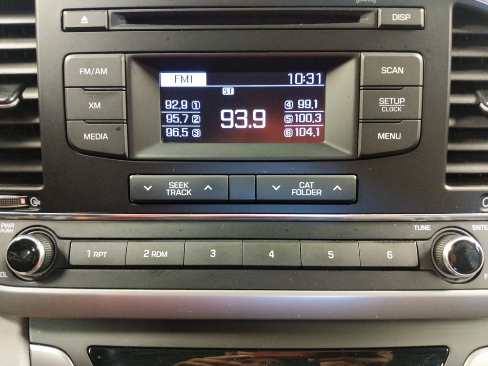 2017 Hyundai Elantra - Stereo Package