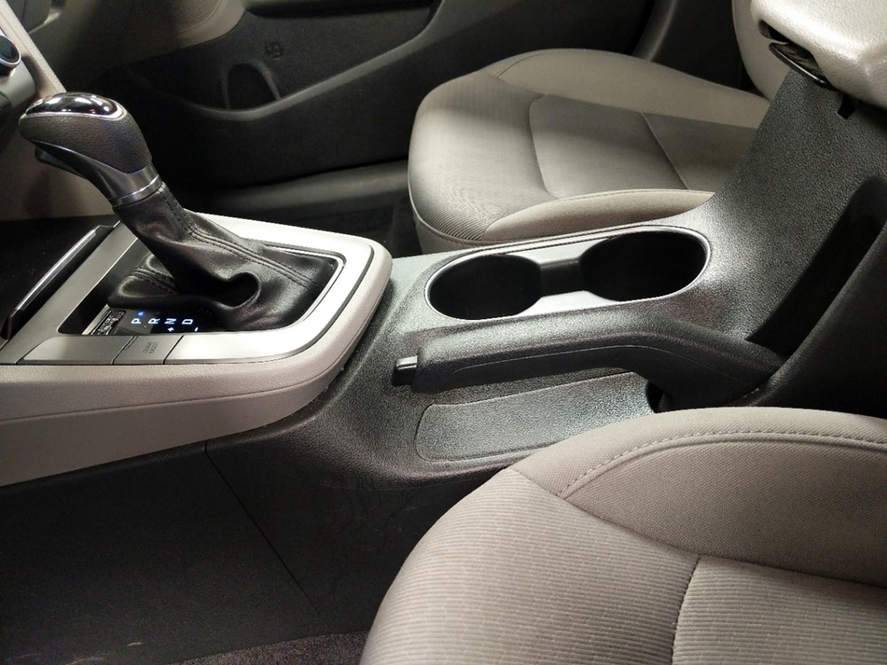 2017 Hyundai Elantra - Center Console/Cup Holders
