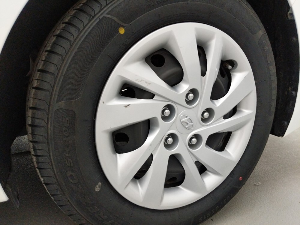 2017 Hyundai Elantra - Wheel