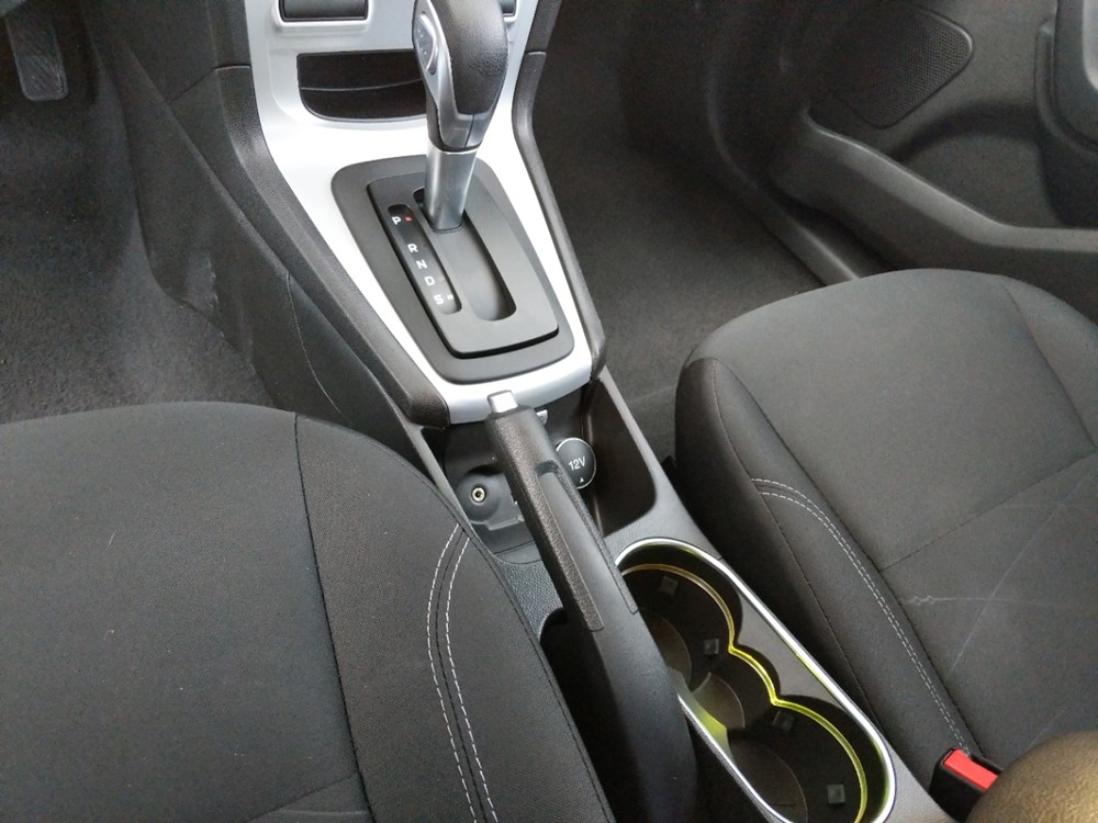 2017 Ford Fiesta - Center Console/Cup Holders