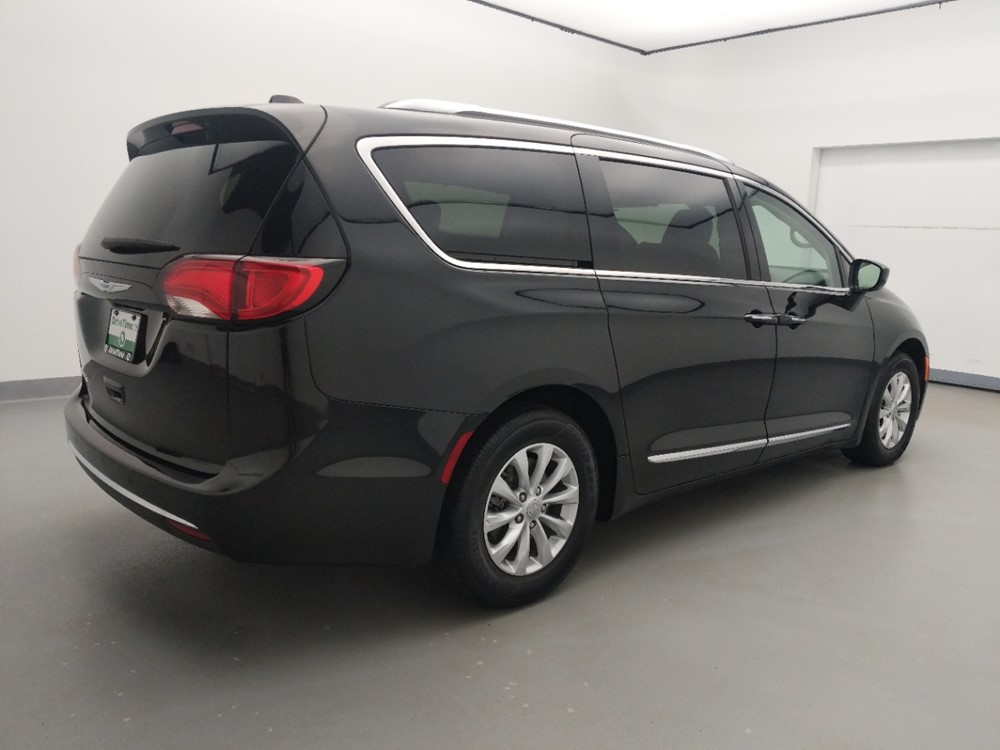 2018 Chrysler Pacifica - Passenger Rear Side