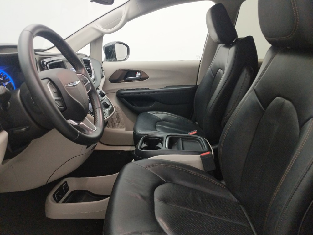 2018 Chrysler Pacifica - Driver Front Seat