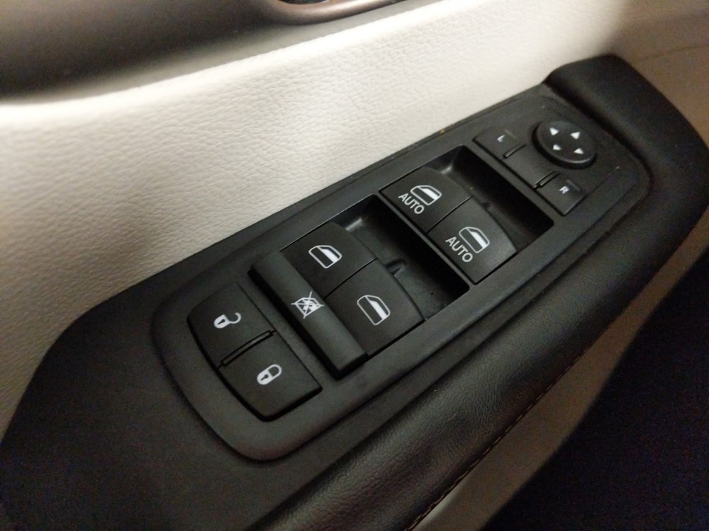 2018 Chrysler Pacifica - Driver Power Windows/Lock Control