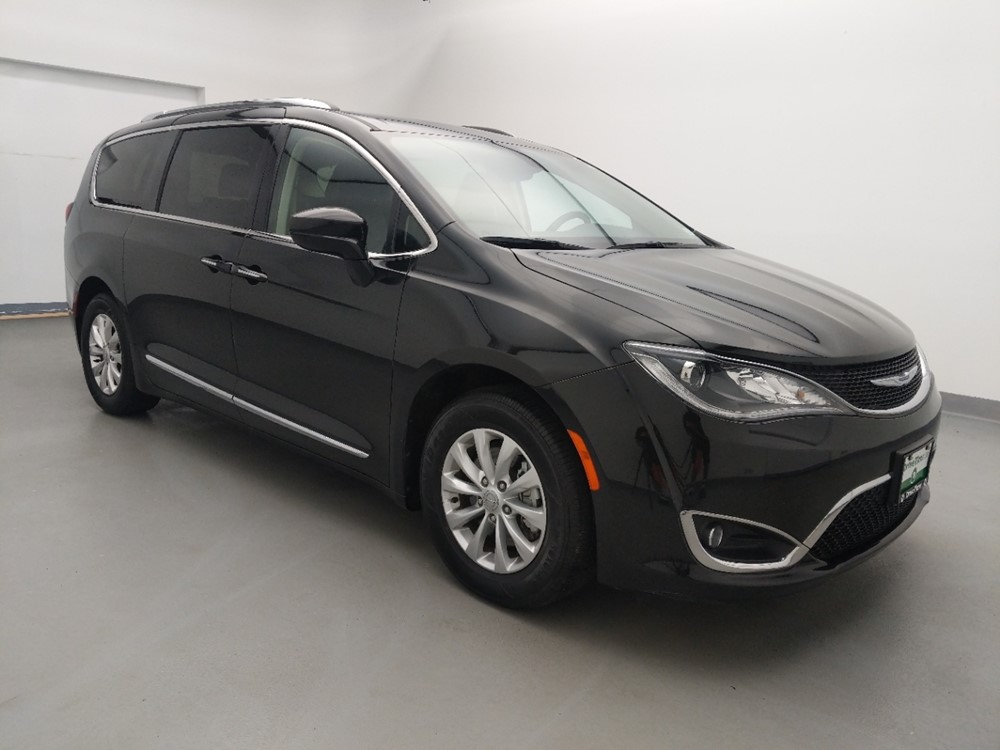 2018 Chrysler Pacifica - Passenger Front Side