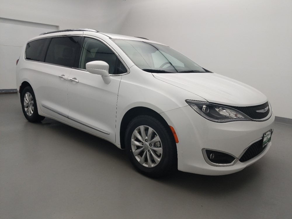 2018 Chrysler Pacifica - Passenger Front Side