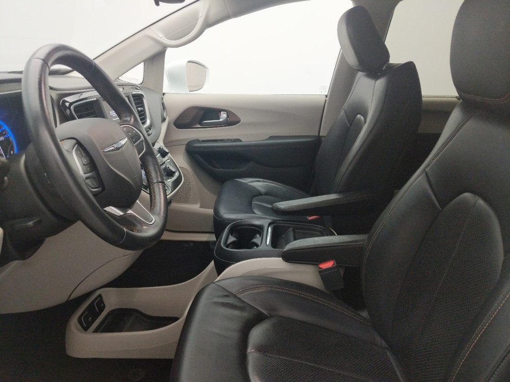 2018 Chrysler Pacifica - Driver Front Seat